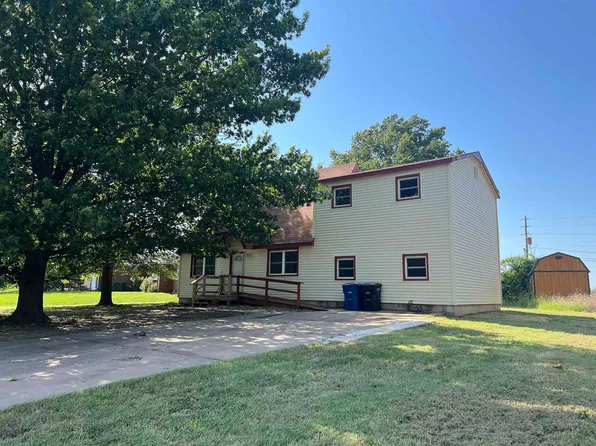 14 Woodland Dr, Augusta, KS 67010