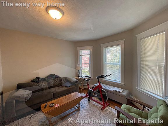 3rd image of 17 Belmont Sq #2