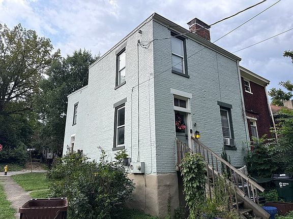 2nd image of 122 E 24th St