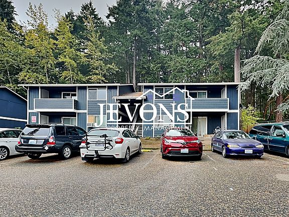 3rd image of 2076 E 56th St APT E3