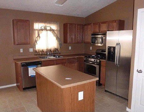 2nd image of 87 Avenida Jardin