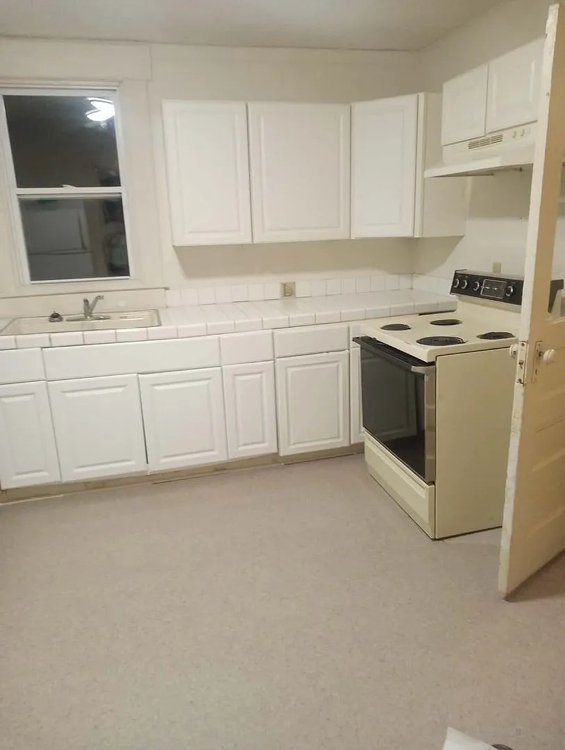 Act Fast - 2 Bedrooms Don't Last Long - Chanute KS — Photo 4
