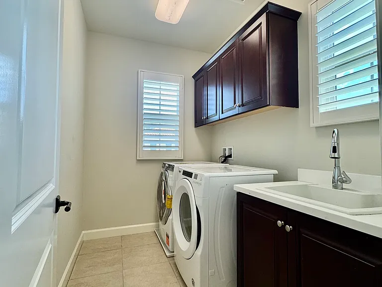 107 Omar — Photo 24