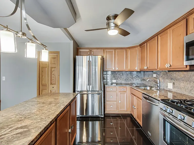400 E Randolph St #3326 — Photo 15