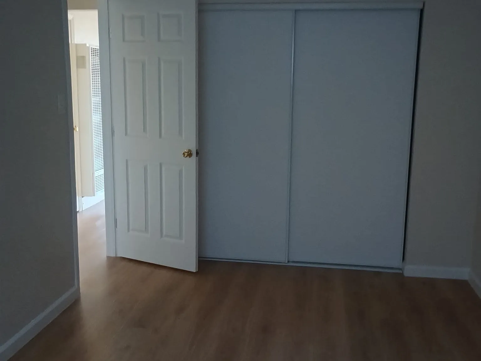 2 bed, 700 sqft, $2,300 — Photo 4