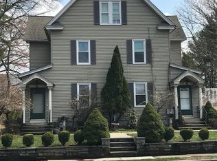 34 Woodlawn St, West Hartford, CT 06110