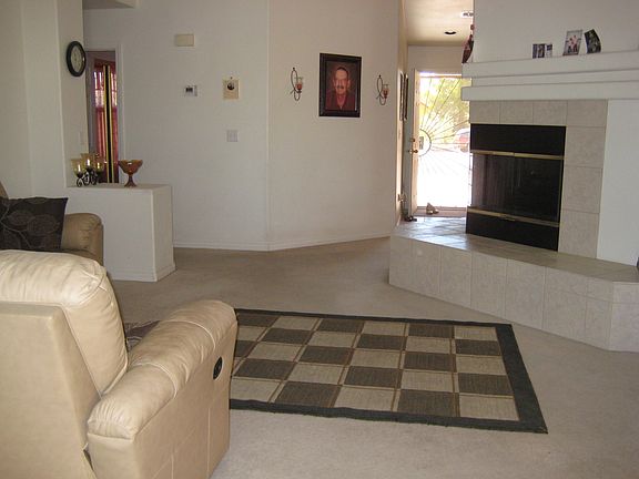 5th image of 3360 W Le Baron Ave