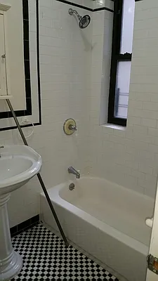 Rented by Mann Maurice A | media 17