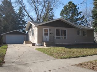 120 Gilley Ave S, Brookings, SD 57006