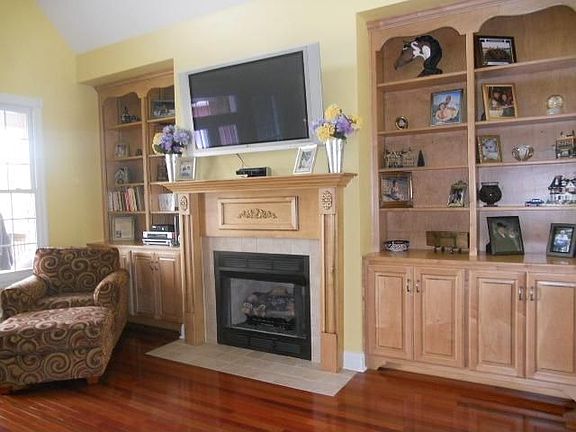 4th image of 536 Oak Hill Dr