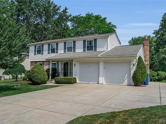 2nd image of 128 Old Farm Cir