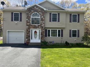 310 Coach Rd, Tobyhanna, PA 18466