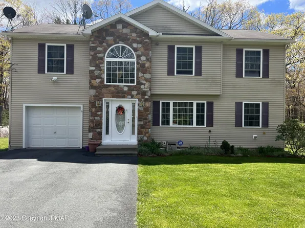 310 Coach Rd, Tobyhanna, PA 18466