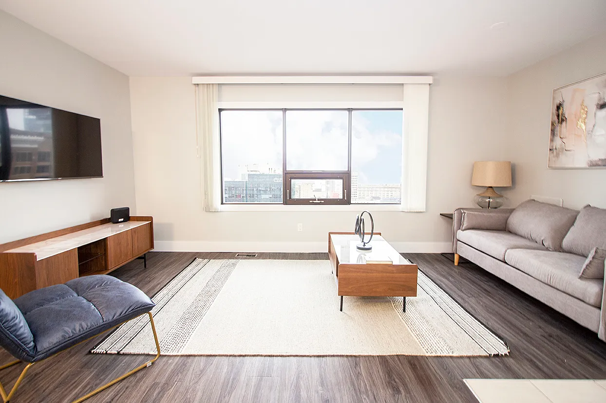 190 Smith Apartment Suites — Photo 3