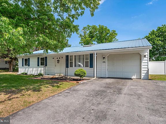 3rd image of 376 Valley Dr