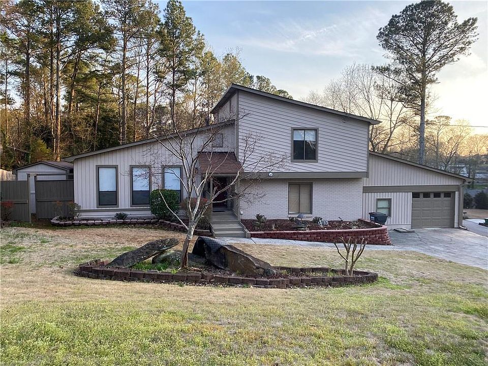 1st image of 3204 Brownlee Way