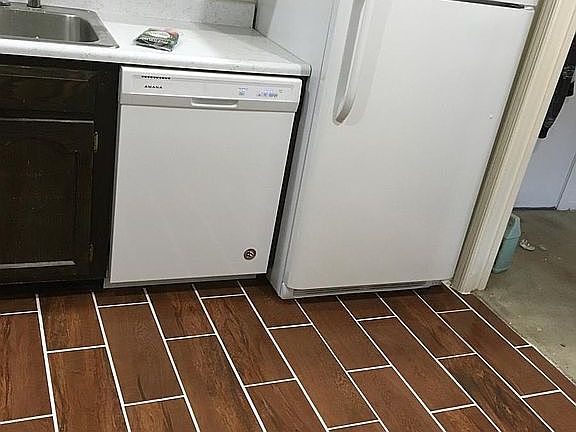 Ceramic tile kitchens