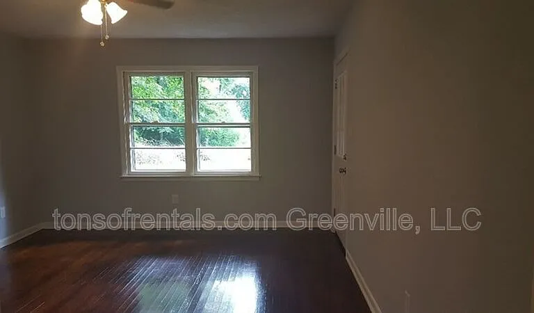 366 Ammons Rd #B — Photo 2