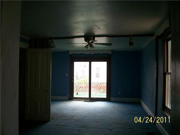 3rd image of 147 Worthington St