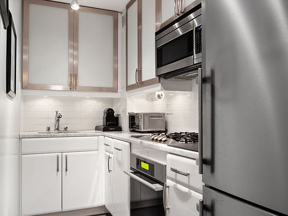 5th image of 345 E 54th St APT 1D