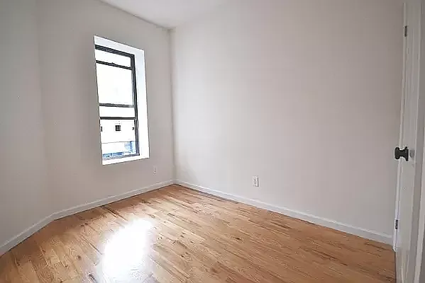 595 Manhattan Ave #3 — Photo 3