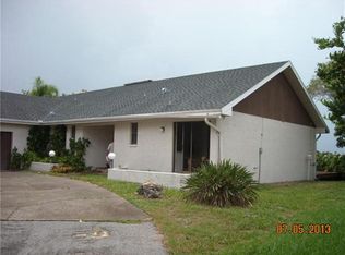 2294 Kings Point Dr, Largo, FL 33774