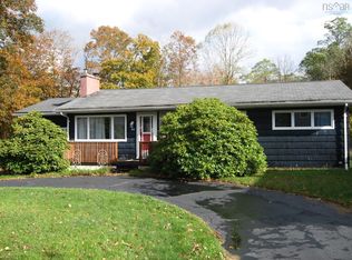 85 School St, Liverpool, NS B0T 1K0