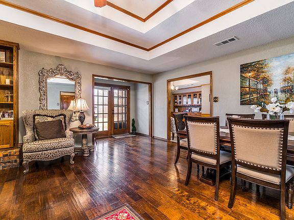 5th image of 2529 Dogwood Ln