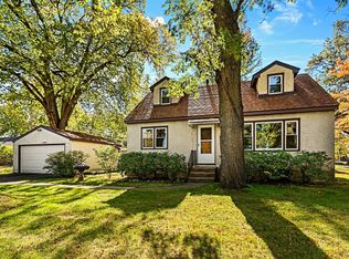1195 7th St NW, New Brighton, MN 55112