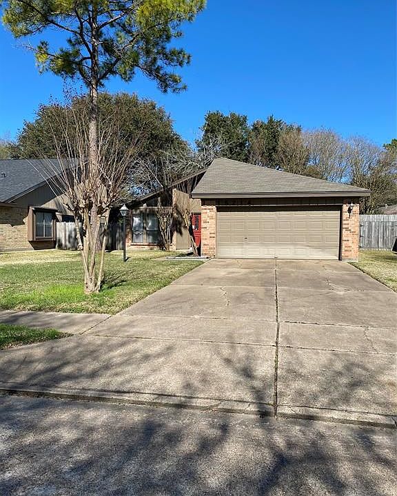 1st image of 15214 Loma Paseo Dr