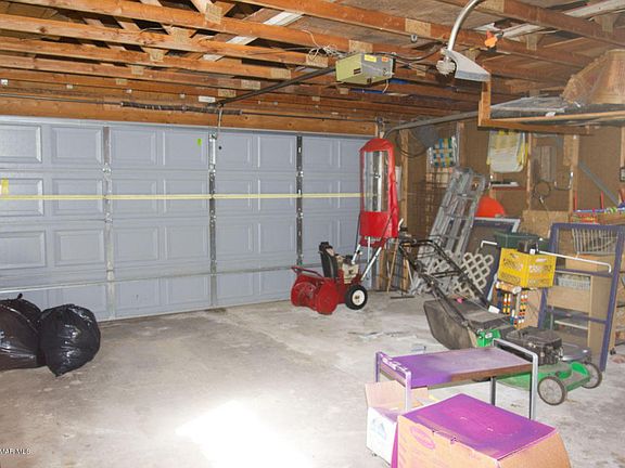 4th image of 825 Kendall Ave S