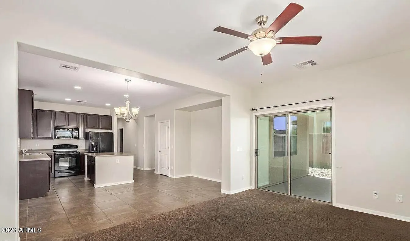 3 bed, 3.0 bath, 1753 sqft, $1,295 — Photo 2