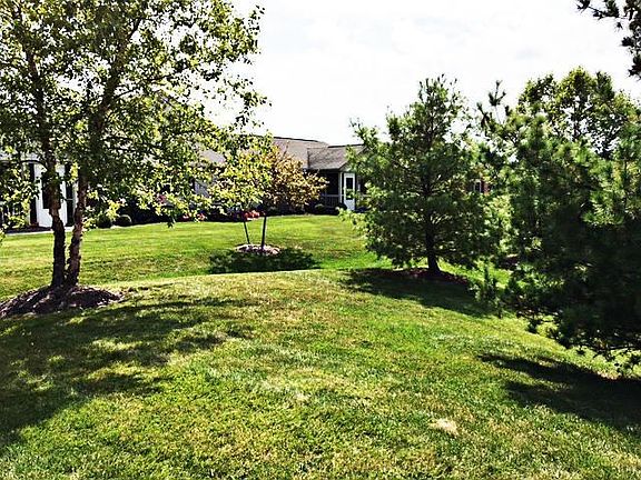 3rd image of 553 Richmond Dr
