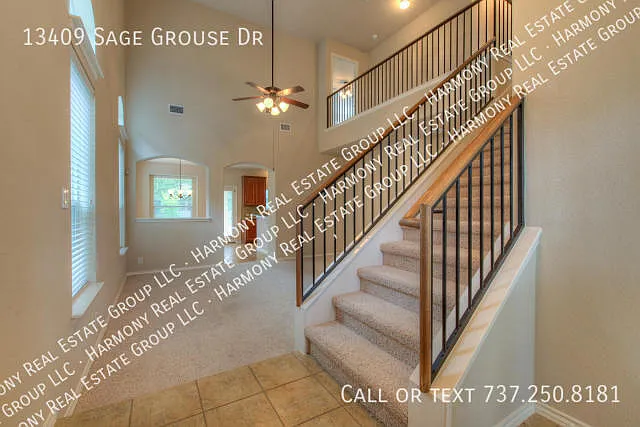 Great Home Close to Apple and Domain! — Photo 3