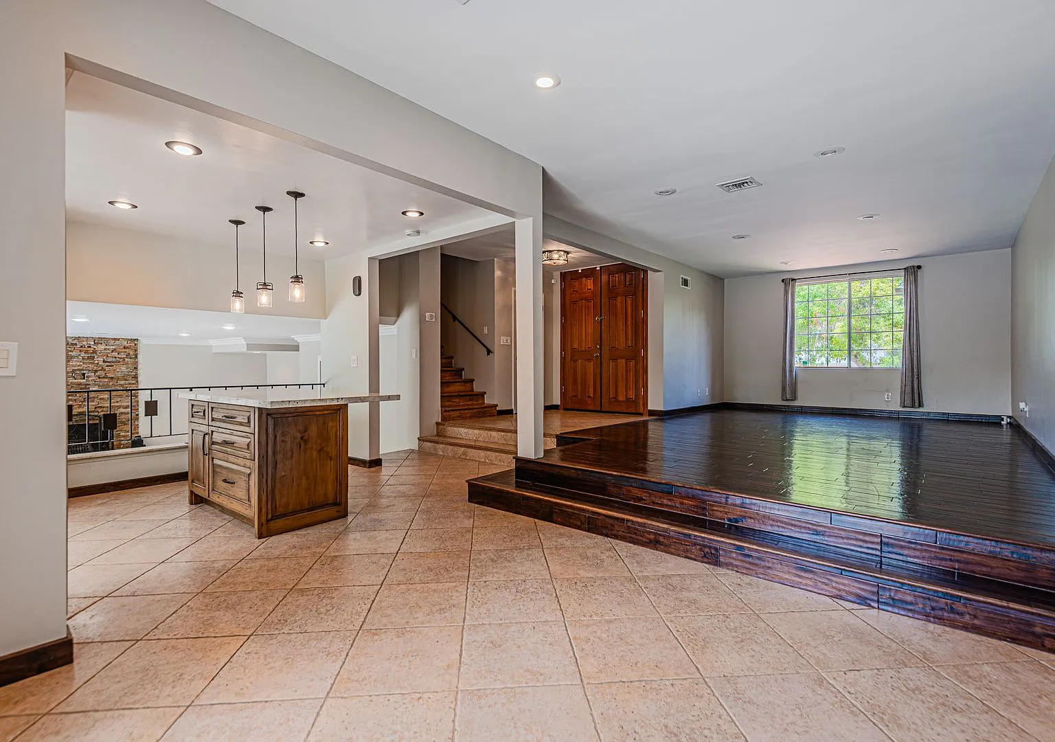 New Price Reduction: Beautiful 4-bed/3-bath house in Winnetka (the SF Valley) with pool & 2 car g... — Photo 3