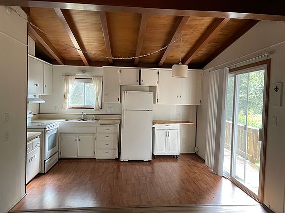 4th image of 24243 Zell Ct