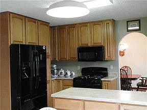 5th image of 18 E Woodfield
