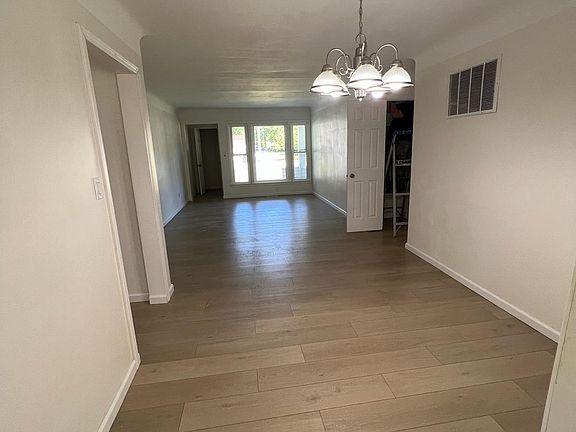 4th image of 480 Bayridge Blvd