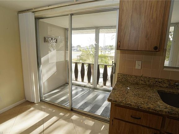 3rd image of 349 Joel BLVD #201