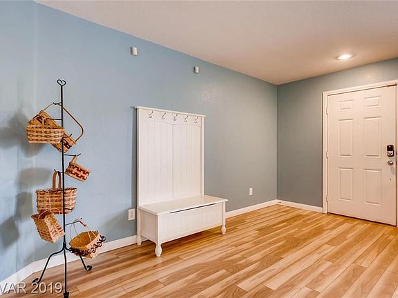 5th image of 797 Trumpington Ct