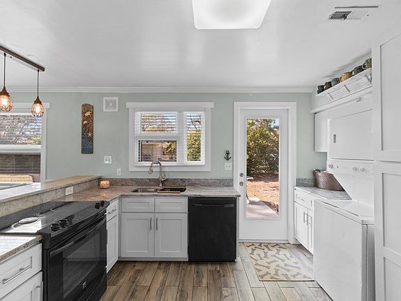 4th image of 643 Quince Ave. #643