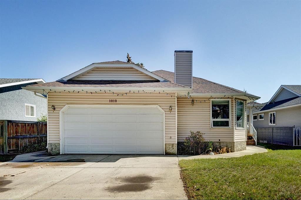 1010 W 14th St SE, High River, AB T1V 1L5 Zillow