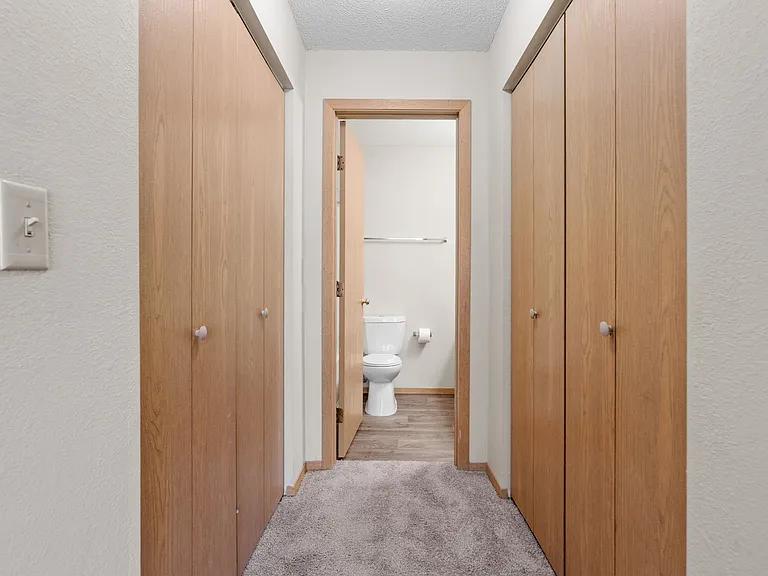 Wyndemere Apartments — Photo 64