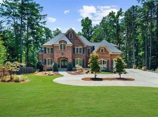 6806 Misty Cove Ln, Flowery Branch, GA 30542