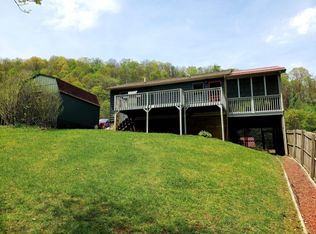 121 Seths Way St, Roan Mountain, TN 37687