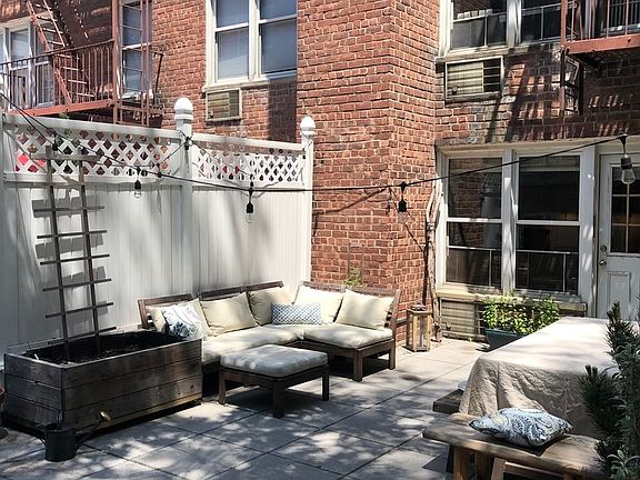 3rd image of 320 W 30th St APT 2B