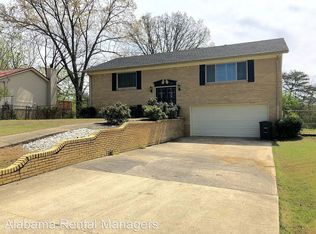 733 Twin Ridge Dr, Gardendale, AL 35071
