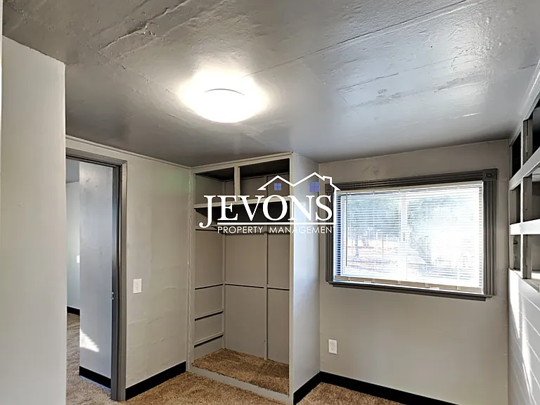 1017 E Spruce St #1/2 — Photo 11