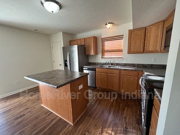 3rd image of 6539 McCreery Ct