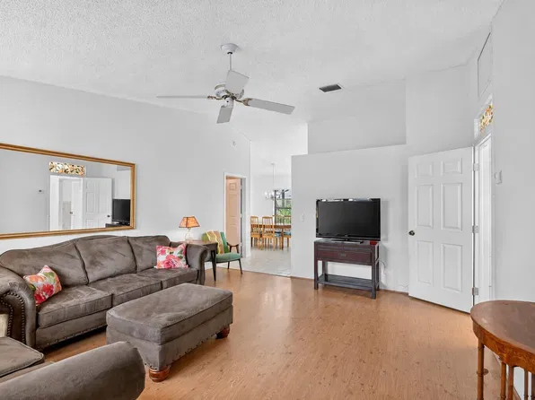 51 Via De Casas Norte, Boynton Beach, FL 33426